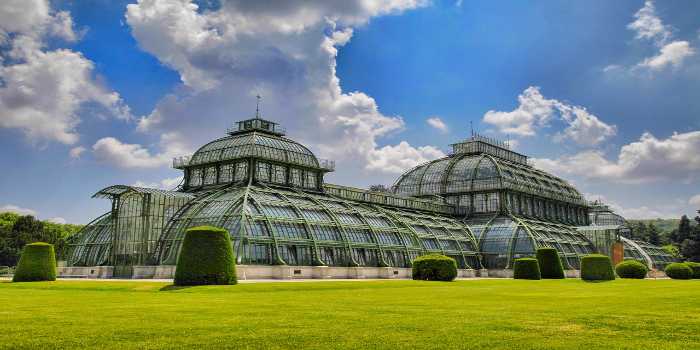 Gesamtansicht des Palmenhaus von aussen